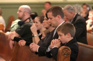 Egyetemes könyörgések családos misén