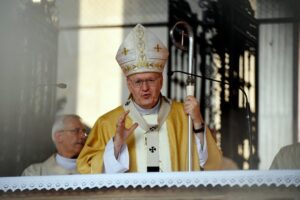 Erdő Péter bíboros imája járvány idején