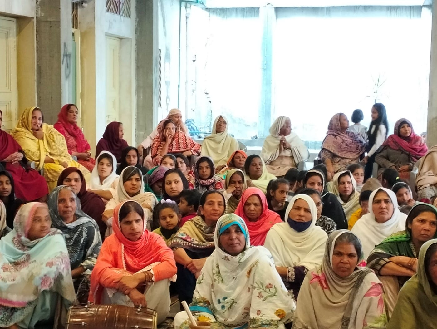 „Pakisztán keresztényeit hallgatva, az volt a benyomásom, az Apostolok Cselekedeteit élem át” 1 PAKISTAN AED Custom