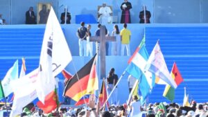 „Jézus útja az, hogy Isten kilép önmagából, hogy közöttünk járjon” – Ferenc pápa az Ifjúsági Világtalálkozó keresztútján