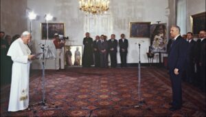 Hogyan járult hozzá II. János Pál pápa a szovjet kommunizmus bukásához?