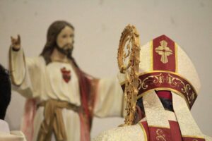 Amerikai főpapok vitája az LMBTQ közösségek tagjainak befogadásáról