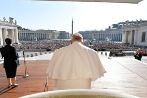 A hála legyen mindig a szívünkből felszálló fény – Ferenc pápa Úrangyala imája