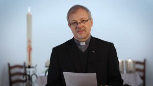 Húsvéti ráhangoló:  Istenre van szükségünk, aki közel jött hozzánk