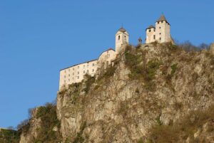 A dél-tiroli Szent Kereszt Apátságot végleg elhagyják az apácák