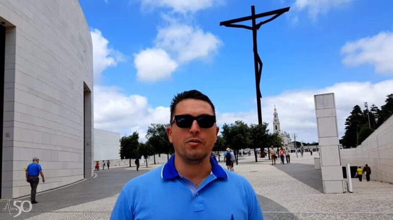 Ákos Fatimába zarándokolt: Fatima ebben a formában nem is létezne, ha nincs egy magyar pap 2 Ákos Fatimába zarándokolt: Fatima ebben a formában nem is létezne, ha nincs egy magyar pap