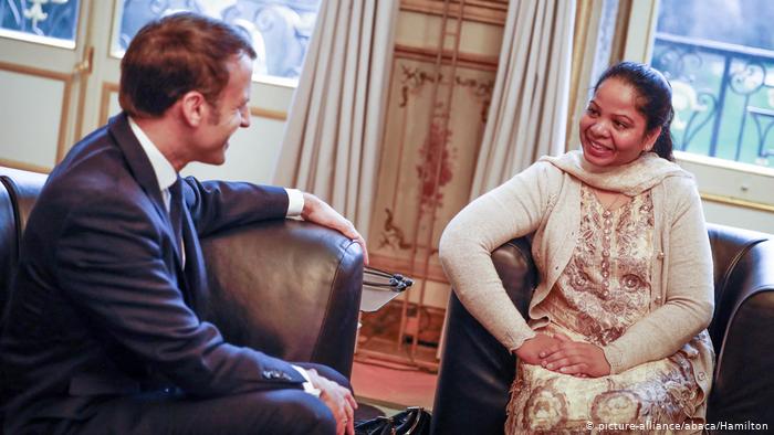 Assia Bibi es Emmanuel Macron