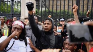 A Jézust ábrázoló szobrok lerombolására buzdít egy BLM aktivista