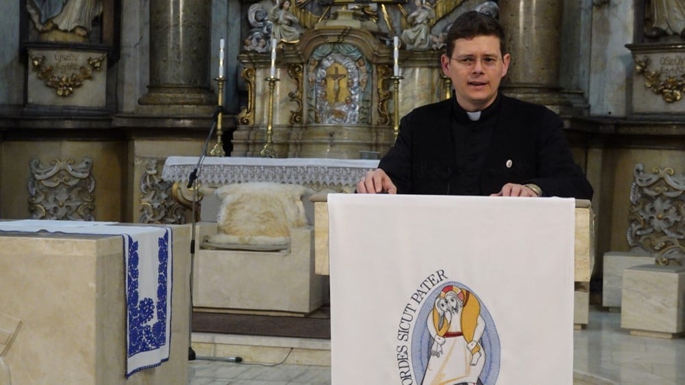 Balla Imre pentek.00 06 34 17.Still001 Egyedi