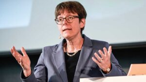 “Alvásproblémái vannak? Akkor hallgassa meg a prágai szinódus közvetítését Gilles asszonnyal”