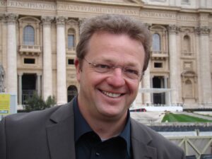 Az „Új kezdet “ kiáll Ferenc pápa mellett – Bernhard Meuser: „Egyedülálló lehetőség”