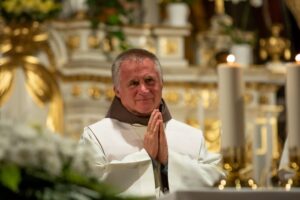 Böjte Csaba adventi bíztatása: „Váljunk ajándékká és áldássá!” 6 Böjte Csaba adventi bíztatása: „Váljunk ajándékká és áldássá!”