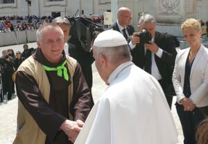 Magyarul is köszöntötte Ferenc pápa Csaba testvért