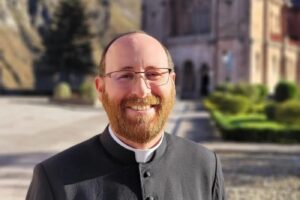 David 2005-ben vett részt az Ifjúsági Világtalálkozón, hogy bulizzon egyet … Ma pedig pap!