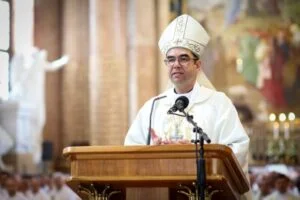 Botrányok az Egyházban: Dr. Székely János megyéspüspök előadásáról