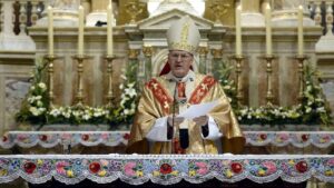 Erdő Péter: Isten boldoggá akar tenni minden embert 9 Erdő Péter: Isten boldoggá akar tenni minden embert