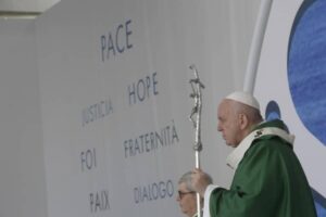 Ferenc pápa Bariban: Jézus mértéke a mérték nélküli szeretés 10 Ferenc pápa Bariban: Jézus mértéke a mérték nélküli szeretés