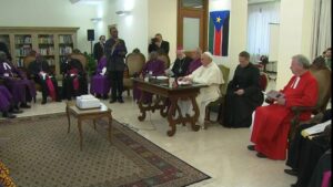 Ferenc pápa kivételes gesztust tett a dél-szudáni békéért - Lehetséges a béke, a fény és a remény 7 Ferenc pápa kivételes gesztust tett a dél-szudáni békéért – Lehetséges a béke, a fény és a remény