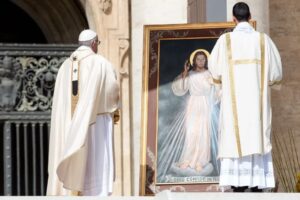 Legyünk az isteni irgalmasság eszközei - Ferenc pápa az isteni irgalmasság vasárnapján 9 Legyünk az isteni irgalmasság eszközei – Ferenc pápa az isteni irgalmasság vasárnapján