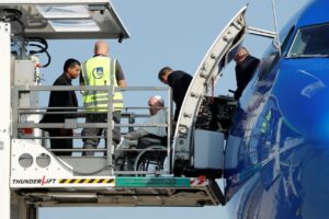 „Bűnbánati zarándoklatra” indult Ferenc pápa  Kanadába