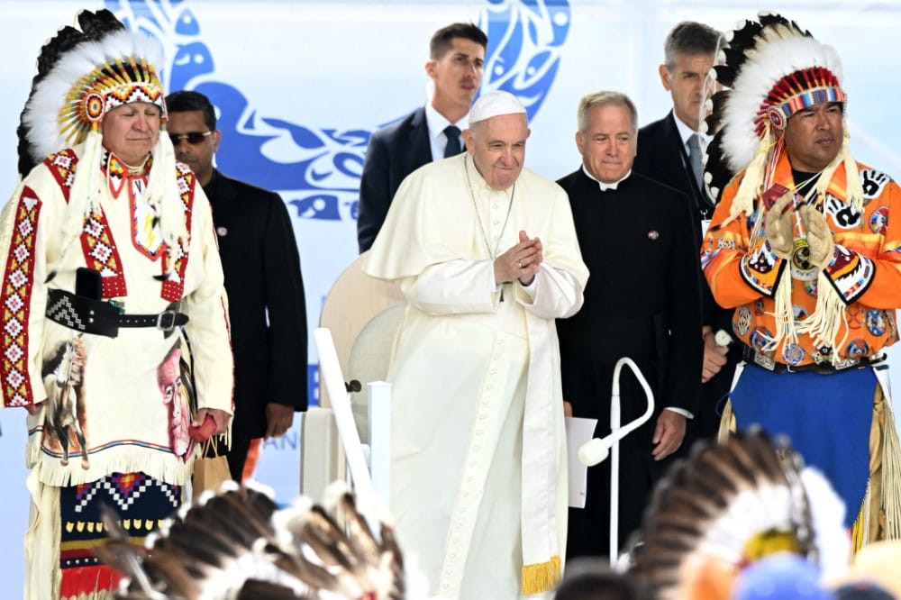Ferenc pápa találkozója az őslakos népekkel Maskwacis-ban: nagyon sajnálom 4 Ferenc papa Kanadaban 5 Egyedi