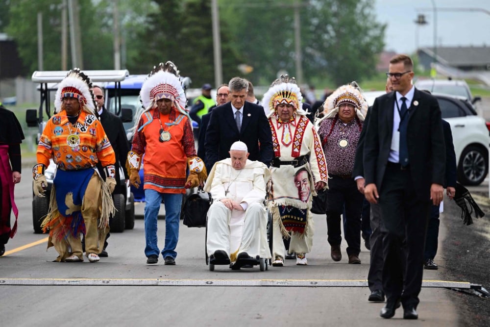 Ferenc pápa találkozója az őslakos népekkel Maskwacis-ban: nagyon sajnálom 3 Ferenc papa Kanadaban 6 Egyedi