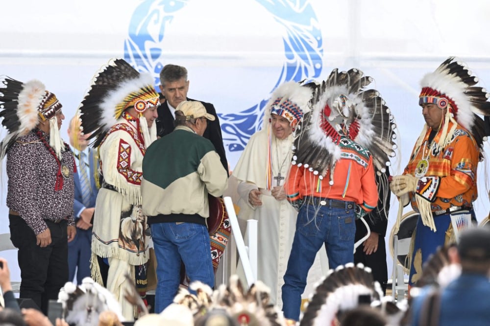 Ferenc pápa találkozója az őslakos népekkel Maskwacis-ban: nagyon sajnálom 5 Ferenc papa Kanadaban 7 Egyedi