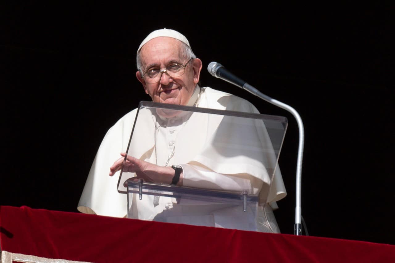 Mint a szentek, legyünk mi is béketeremtő emberek – Ferenc pápa Úrangyala imája 1 Ferenc papa Urangyala 1101