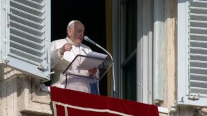 Ferenc pápa: A szenvedő testvér hozzánk tartozik, ő a jászolban fekvő Jézus!