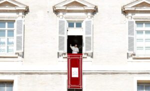 Ferenc pápa: Hitünk valódiságát az mutatja meg, hogy képesek vagyunk-e szolgálni egymást!