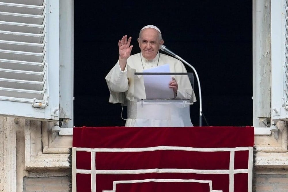 Ferenc papa Urangyala mindenszentek Egyedi