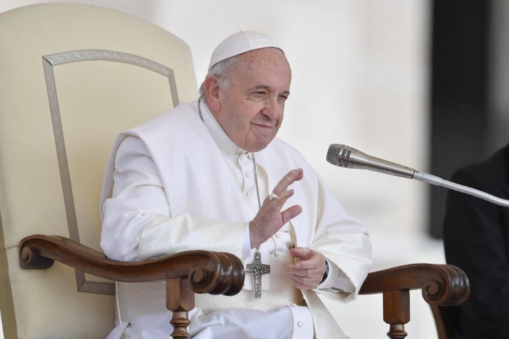 Ferenc papa a Miatyankrol Egyedi