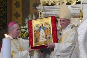 A pápa szentmiséje Bukarestben: legyetek az áldás hordozói, mint Mária