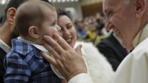 Ferenc pápa szerdai katekézise: A fiatal keresztények a világban a béke kovászai