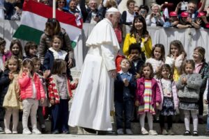 Ferenc pápa katekézise: meg kell öntözni az elszáradt keresztény gyökereket