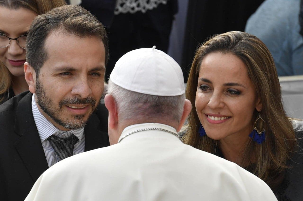 Ferenc pápa katekézise: A Szentléleknek köszönhetően lehullnak a szív láncai! 1 Ferenc papa audiencia sziv