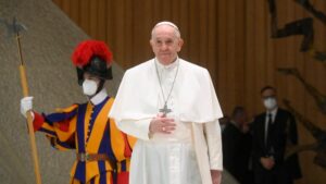 Lelki érzékenységére, érettségére, bölcs öregekre van szükségünk – Ferenc pápa katekézise