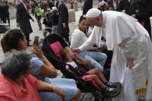 Ferenc pápa: A betegekben ott van Jézus, aki hív, hogy vegyük gondjainkba őket!