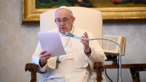 Az ima nemesít, soha ne feledkezzünk el róla! – Ferenc pápa szerdai katekézise