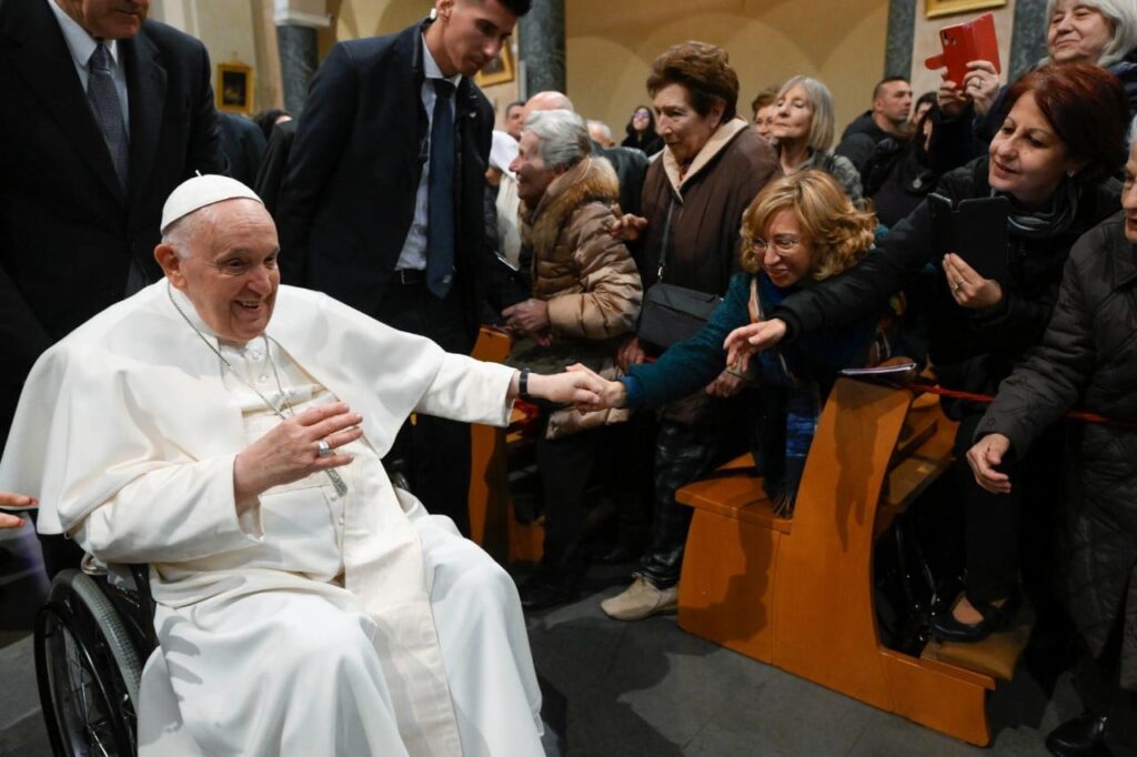 Ferenc pápa: Bűnbánó és bizakodó szívvel fogadjuk Isten irgalmának ajándékát 3 Ferenc papa bunbanati napon