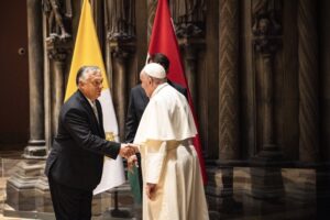 Orbán Viktor: „Arra kértem Ferenc pápát, hogy ne hagyja elveszni a keresztény Magyarországot” - Frissítve 4 Orbán Viktor: „Arra kértem Ferenc pápát, hogy ne hagyja elveszni a keresztény Magyarországot” – Frissítve