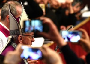 Vajon miért van Ferenc pápának oly sok ellenzője