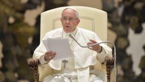 Ferenc pápa: Imádkozzunk, mert Isten mindig meghallgat minket