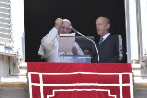 Ferenc pápa: Ujjongjunk a nagy dolgokért, melyeket az Úr végbevitt életünkben! 7 Ferenc pápa: Ujjongjunk a nagy dolgokért, melyeket az Úr végbevitt életünkben!