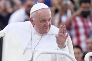 Ferenc pápa arra kéri a pénzügyi tanácsadókat, hogy az emberek érdekeit helyezzék az üzleti érdekek elé 8 Ferenc pápa arra kéri a pénzügyi tanácsadókat, hogy az emberek érdekeit helyezzék az üzleti érdekek elé