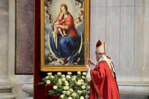 Ferenc pápa három fohászt fűzött hozzá a lorétói litániához, egyet a migránsokért