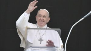 Ferenc pápa vasárnap délben: Isten, mivel ő szeretet, nem magány, hanem közösség!