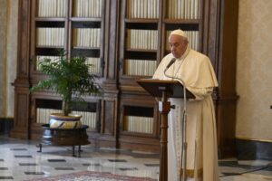 Aki látni akarja Jézust, tekintsen a keresztre - Ferenc pápa vasárnap délben 4 Aki látni akarja Jézust, tekintsen a keresztre – Ferenc pápa vasárnap délben