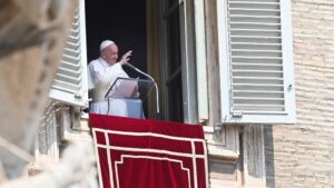 Ferenc pápa: Az üdvösség feltétele, hogy szeressük Istent és felebarátunkat