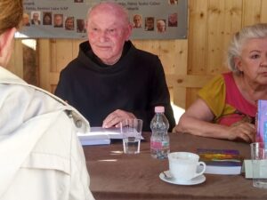 „Az élet fája Krisztus keresztje, a virága az Oltáriszentség….”